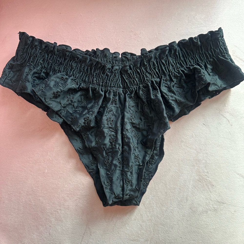 Frankies Bikinis Pippa Eyelet Ruffle cheeky bikini bottom size XL